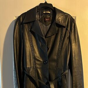 Chic Black Leather Women's Jacket